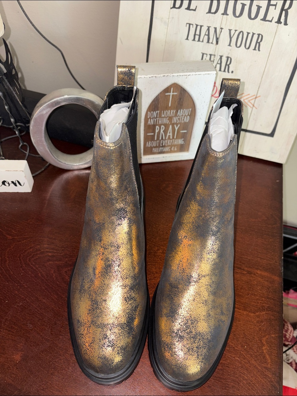Lauren Ralph Lauren Corinne Metallic Gold Distress Chelsea Lug Sole Boots 10 NWT - Picture 7 of 17